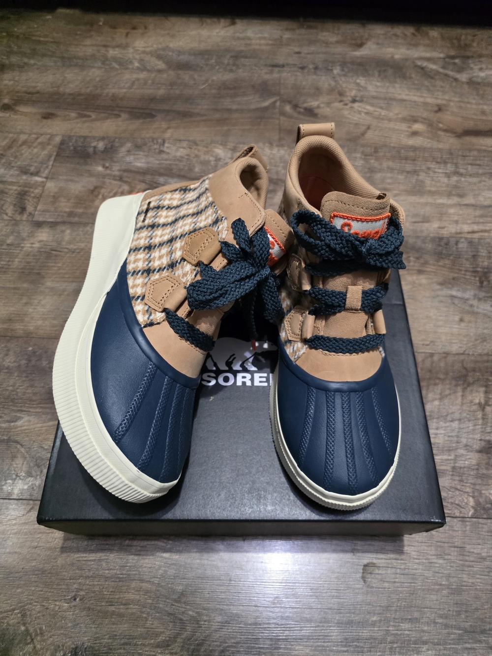 Sorel Out N About Waterproof Boots Women Size 7.5 - Picture 2 of 15
